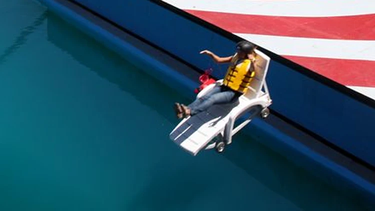 101 דרכים לעוף משעשועון, עונה 1, פרק 12: עורכי הדין נלחמים באמניות