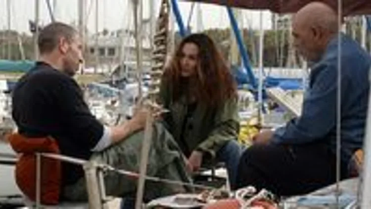 תיבת נח, עונה 1, פרק 9: אהבות חדשות ישנות