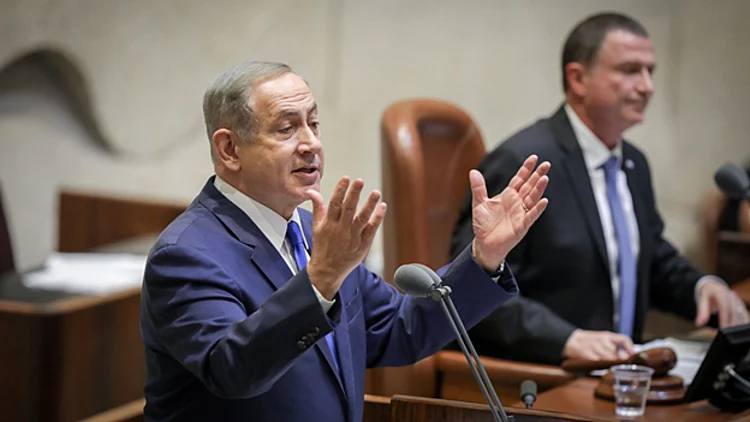 "מותר לקבל מתנות מחברים"