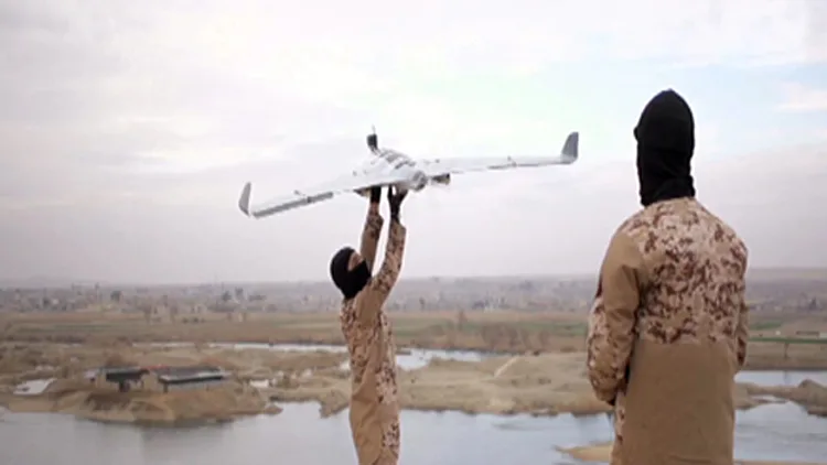 צפו: ארגון הטרור חושף את מערך המזל"טים בעירק | חדשות 13