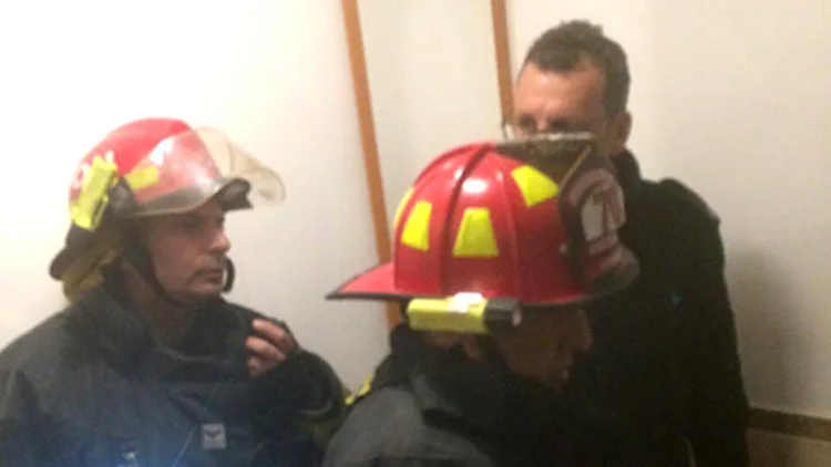 כבאים חילצו זוג בירושלים