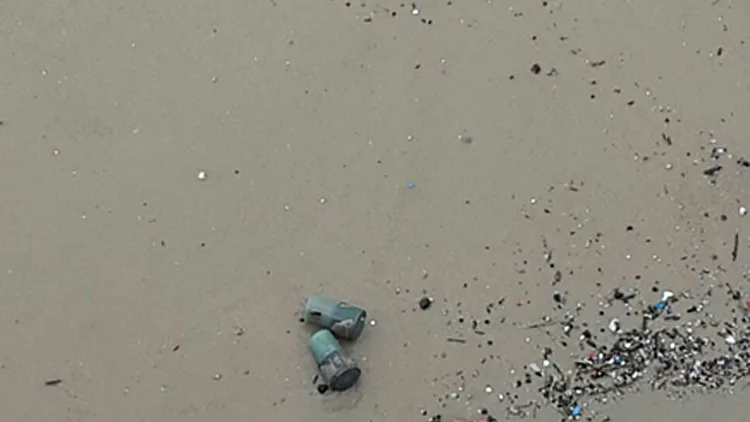 המוקשים שנשטפו אל החוף (דוברות המשטרה)