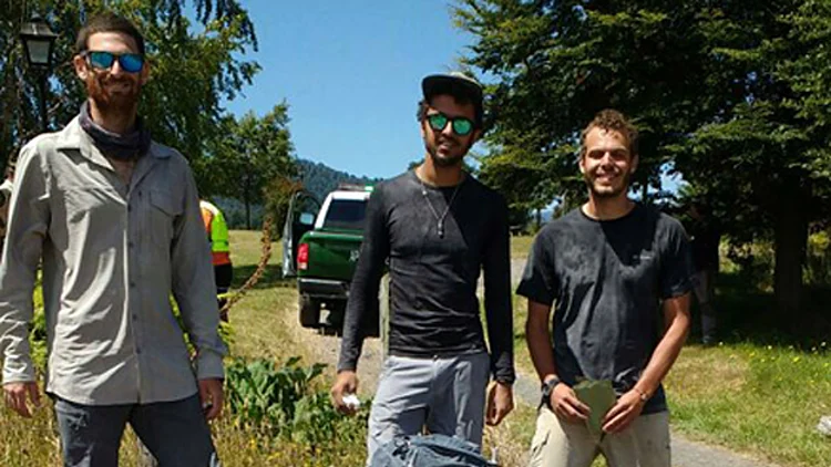 שלושה ישראלים חולצו מצלע הר בצ'ילה | חדשות 13