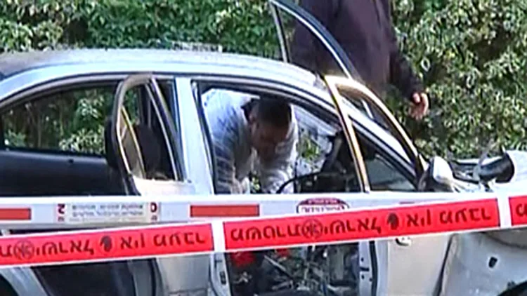 הילד מניסיון החיסול בחולון משחזר: "פתאום האוטו עלה באש" | חדשות 13