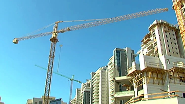 מאבק המנופאים: "הם לא רואים מנופאי – רק מכונה" | חדשות 13