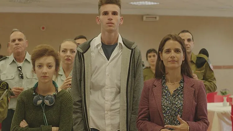 "מעבר להרים ולגבעות" משלב עדינות ועוצמה