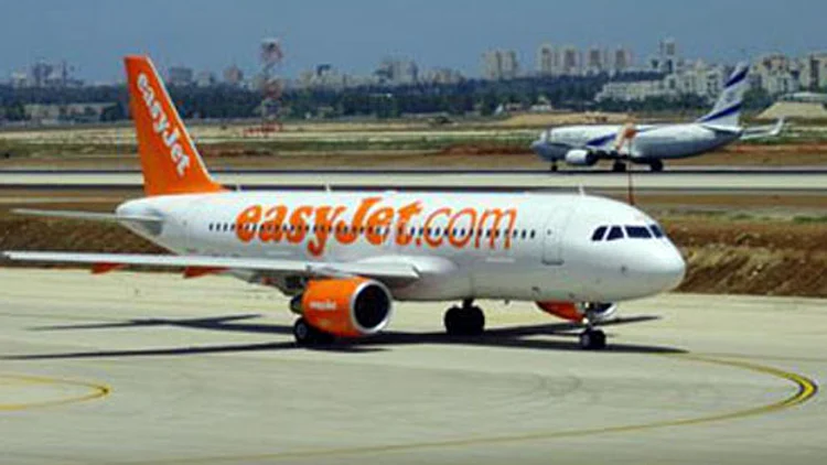 "חרדים התפרעו במטוס - בגלל אישה". איזיג'ט