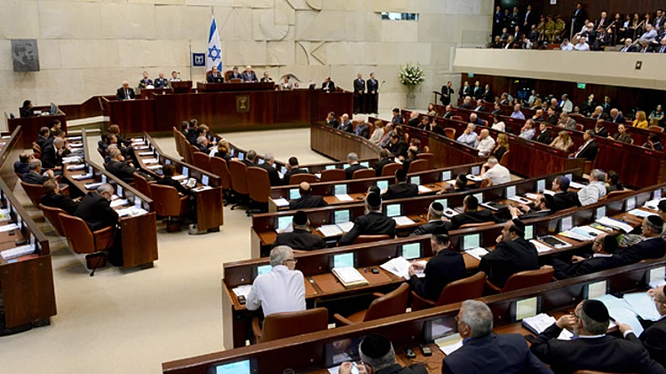 מה עשו הח"כים בכסף שקיבלו?