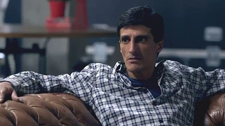 חשד: הזמר גילי ארגוב תקף את בת זוגו | חדשות 13