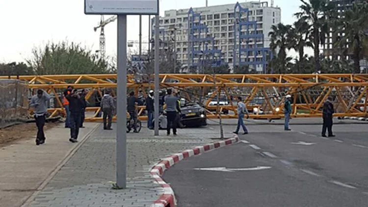 מפעיל העגורן מהקריסה בבת ים: "תוך שניות הייתי על הרצפה" | חדשות 13