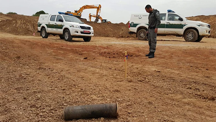 רקטות נפלו בשטחים פתוחים בדרום | חדשות 13