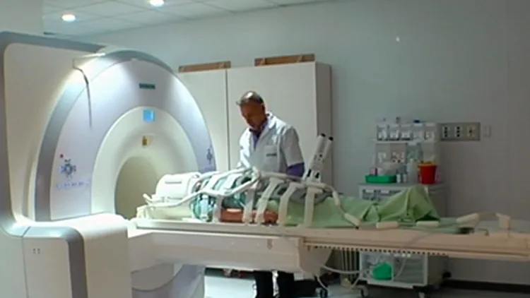 תור מהיר ל-MRI? שלמו אלפי שקלים | חדשות 13