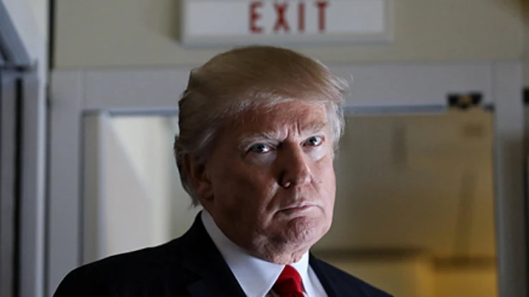 טראמפ נגד ה-FBI: מאשים "לעצור את ההדלפות" | חדשות 13