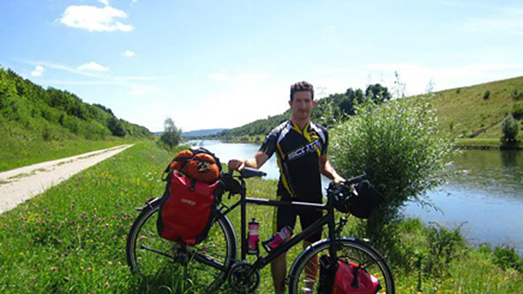 מסע לצפון. תום פלד