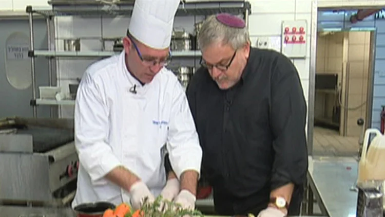 שווה בדיקה: כך תכינו דגים | חדשות 13