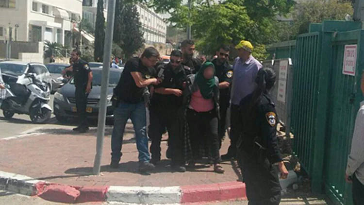 הדוקרת מכפר קאסם בנסיון הפיגוע בראש העין