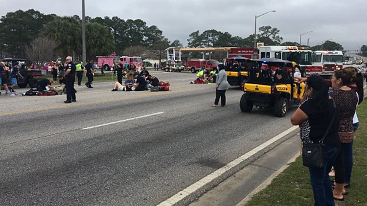 לפחות 11 בני אדם נפגעו