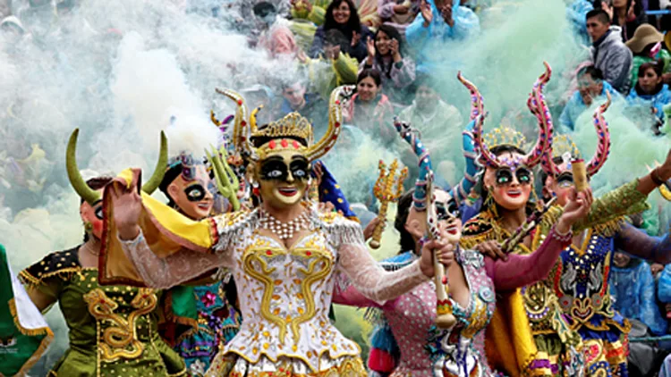 צפו: כל יום פורים – הצצה לעונת הקרנבלים ברחבי העולם | חדשות 13