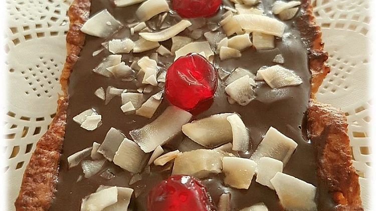 טארט שוקולד ושבבי קוקוס קלויים | רשת 13