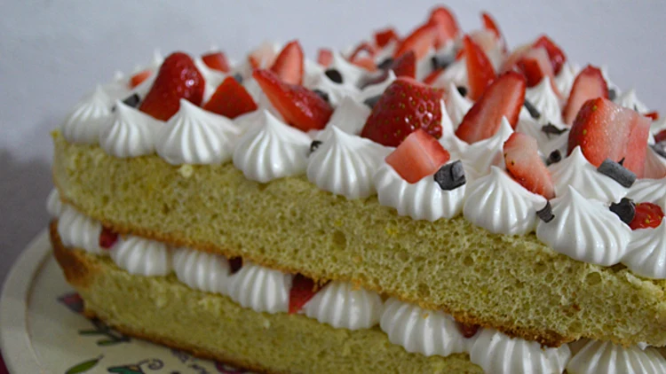 טורט תותים וקצפת פרווה | רשת 13