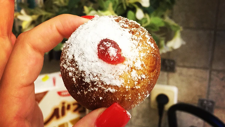 סופגניות אפויות במילוי הפתעה וריבה | רשת 13