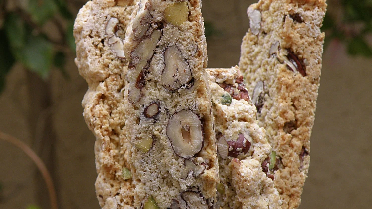 ביסקוטי אגוזים | רשת 13