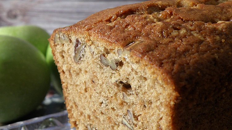 עוגת תפוחים מתובלת | רשת 13