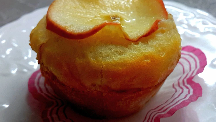 קאפקייקס במילוי תפוחים וקרם פטיסייר | רשת 13