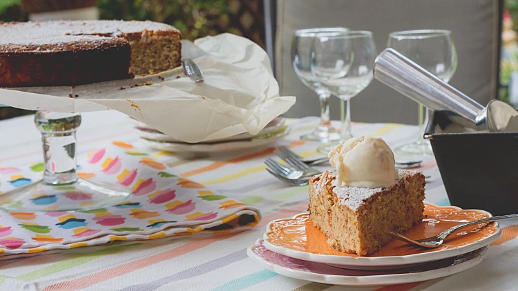 עוגת תפוחים ושקדים ללא גלוטן