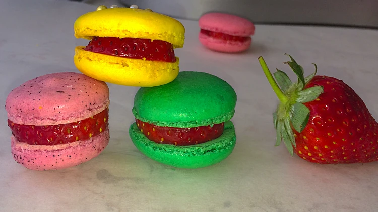 מקרונים עם חתיכות פרי | רשת 13