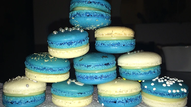 מקרונים כחול לבן בטעם קוקוס | רשת 13