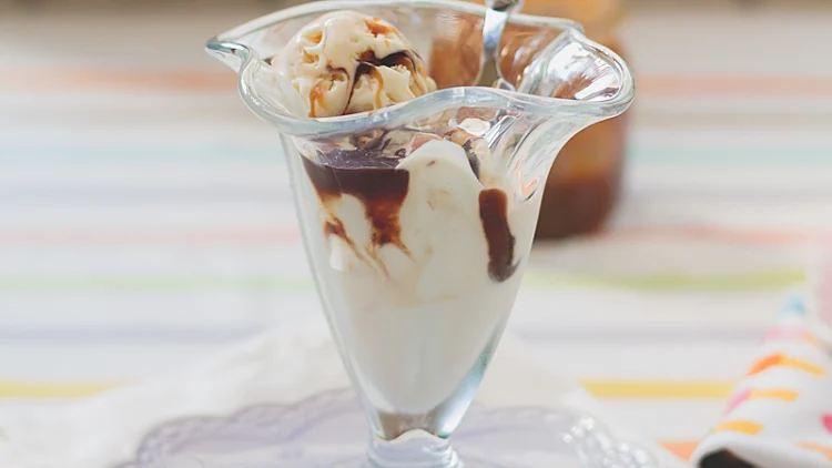 גלידת וניל וקרמל | רשת 13