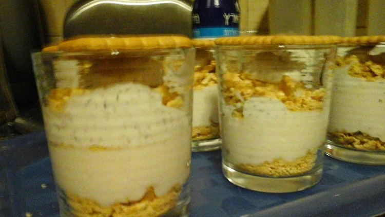 שמנת מתוקה ופירורים | רשת 13