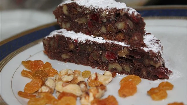 עוגת שוקולד עם פירות יבשים | רשת 13