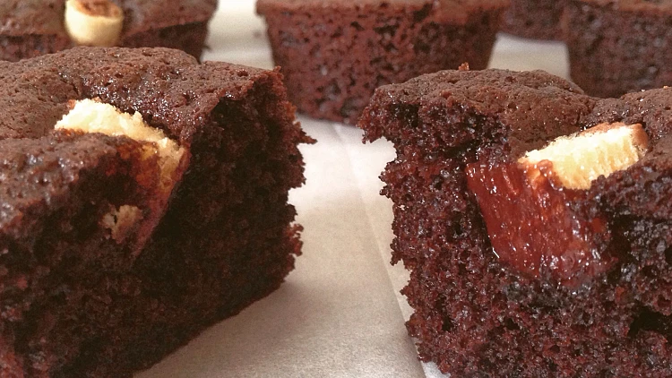 מאפינס שוקולד עם הפתעות | רשת 13