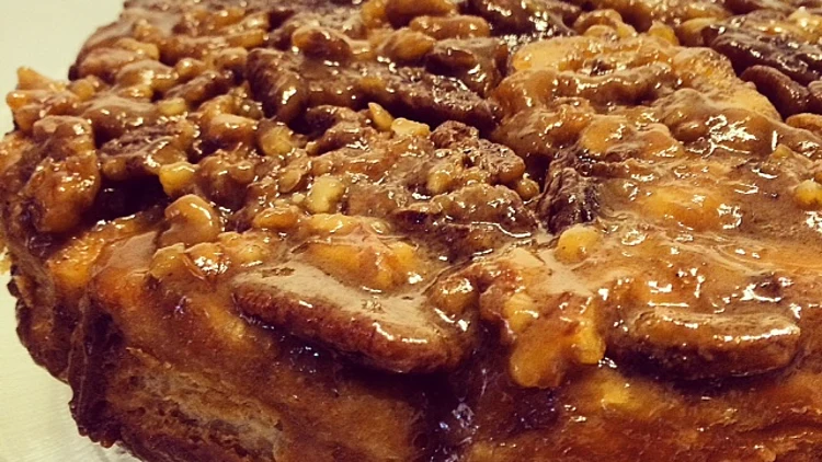 עוגת שושנים ברוטב קרמל | רשת 13