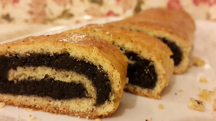 ביס מתוק מאירופה: פרסבורגר פרג עם הבצק הכי חמאתי שיש | רשת 13