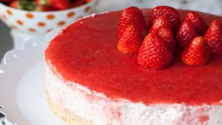 עוגת גלידת תותים | רשת 13