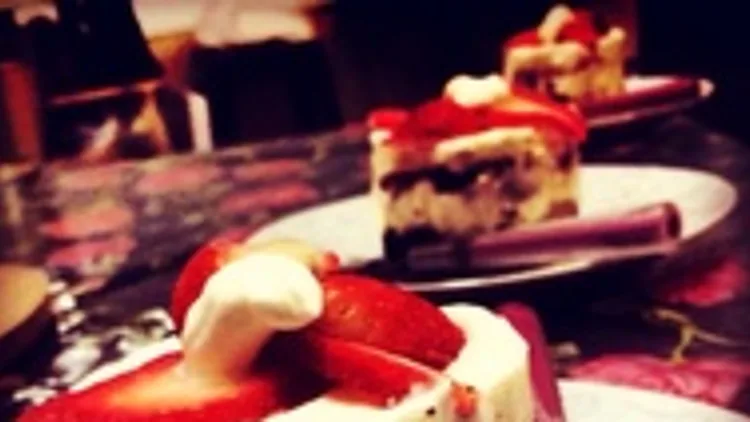 עוגות אשיות עם תותים | רשת 13