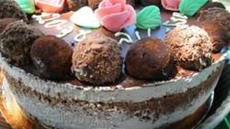 עוגת מוס שוקולד לבן בניחוח קפה | רשת 13