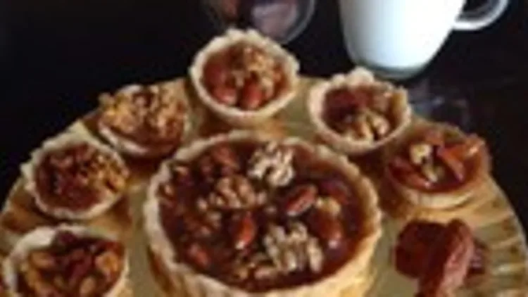 סלסלת טופי ומיקס אגוזים | רשת 13