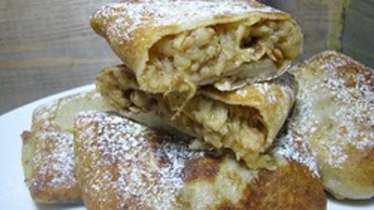 בלינצ'ס תפוחים ואגוזים