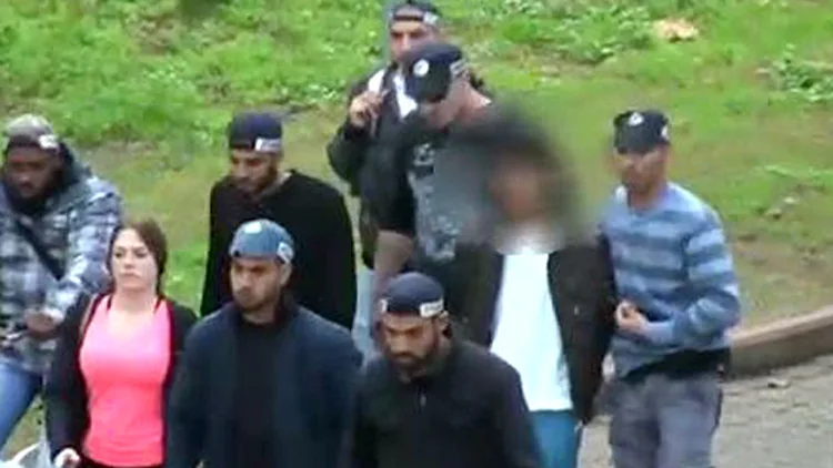 כך נערכו השוטרים למעצר: המלכודת לחשוד בעבירות מין בקטינות | חדשות 13