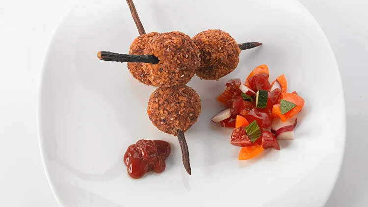 פלאפל טונה סטארקיסט בלקאני מפולפל אדום | רשת 13