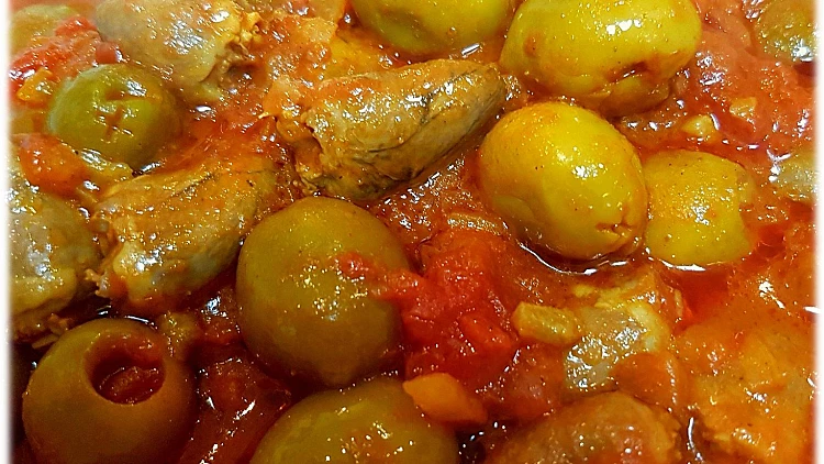 לבבות עוף עם זיתים ברוטב עגבניות | רשת 13