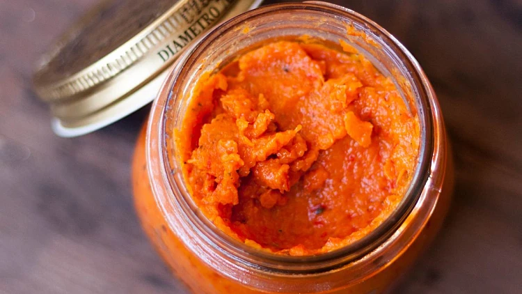 ממרח פלפלים אדומים וגזרים קלויים | רשת 13