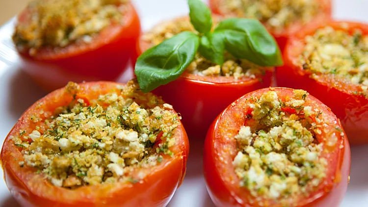 עגבניות ממולאות בקוסקוס | רשת 13