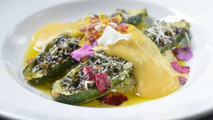 זוקיני ממולאים בכל טוב/ יעל בגינסקי