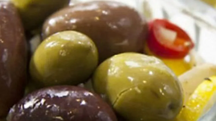 זיתים מתובלים