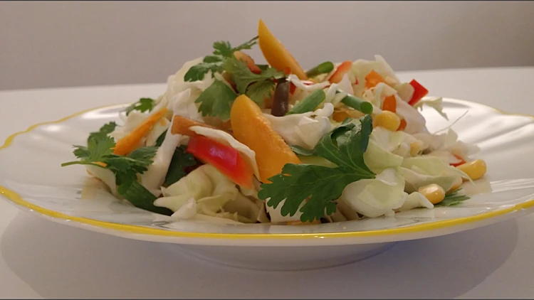 סלט משמשים קייצי עם ניחוחות מהמזרח | רשת 13